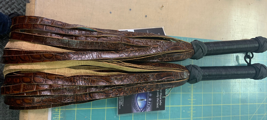 2110 Basic Flogger Gator